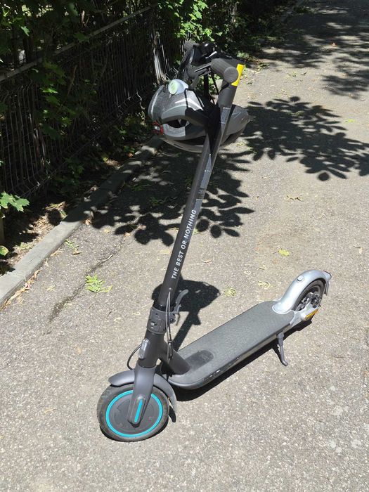 Trotinetă Electrică Xiaomi Mi Pro 2 Mercedes AMG Petronas F1 Team Edition + Cască bonus