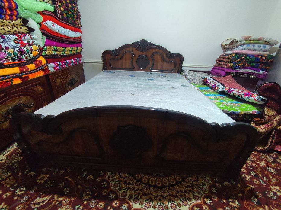 Dvuxspalniy spalniy krovat kravat karovat karavat.