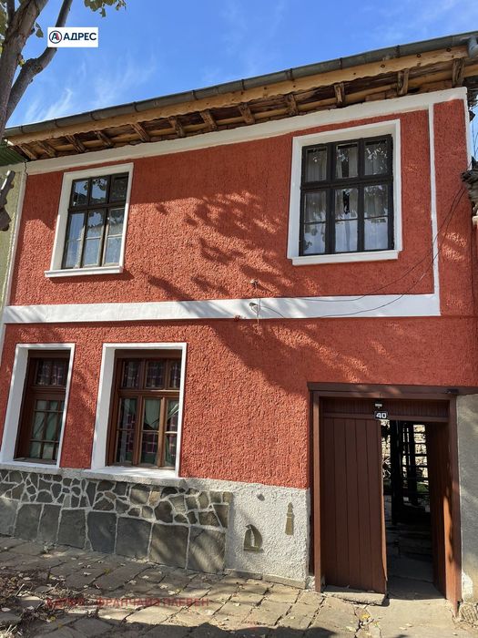 Къща в Ловеч, област-с.Лешница площ 65 цена 45000