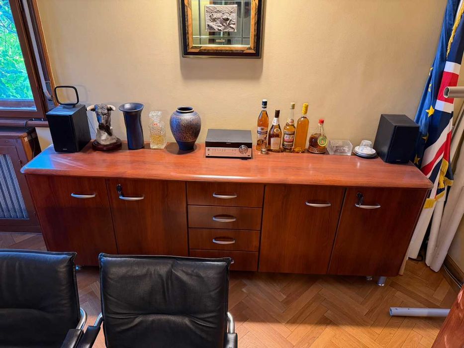 Set premium birou directorial complet din lemn, maro lucios, cu extensie, vitrină și 5 scaune – 11 piese, demontat