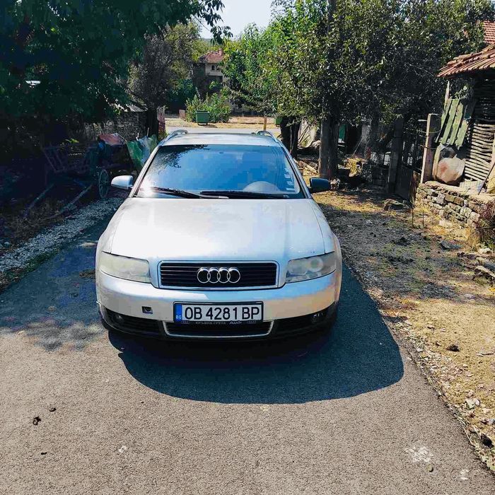 Продавам Ауди а4