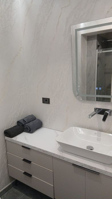 Inchiriez apartament cu doua camere nou zona Ostroveni strada Ion Creanga