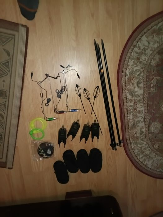 Vând echipament pescuit