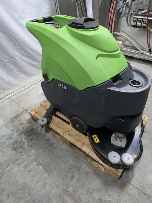 Професионална италианска почистваща машина за под IPC CT70