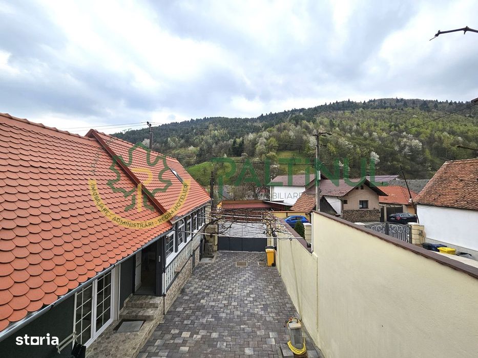 Casă de vanzare cochetă, complet renovată, în Rășinari, Sibiu