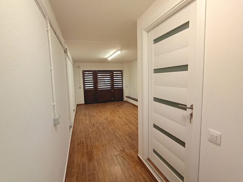 Vand birou, garaj, garsoniera in Cartierul Soarelui zona Oncea.