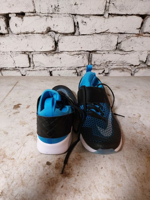 Adidași Nike Zoom Shift – NOI (fără cutie) – Mărimea 38 – Albastru/Negru