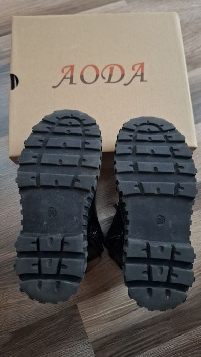 Продавам детски ботуши