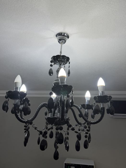 Candelabru negru elegant