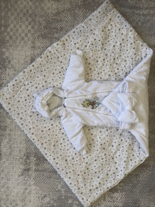 Продам комплект на выписку