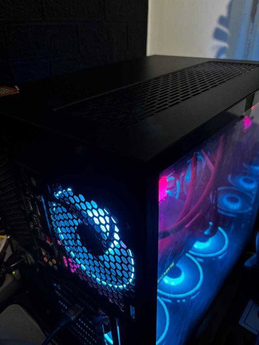 Desktop PC Gaming  functional cu Windows 10 Pro