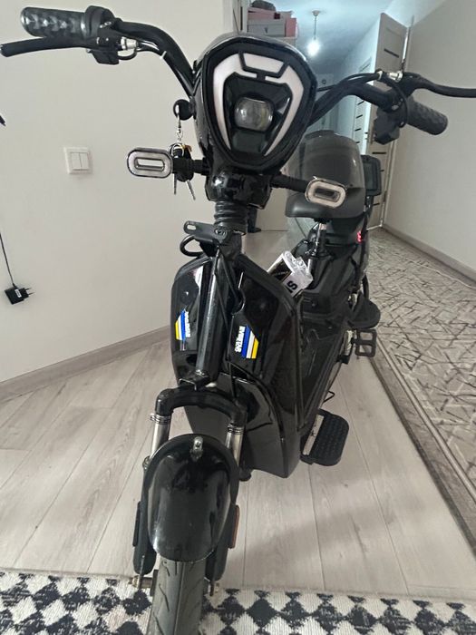 Скутер электронный