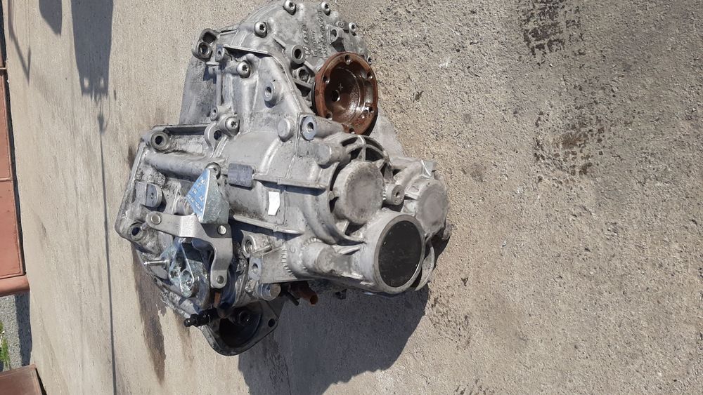 Cutie 6 trepte. 2.0 TDI Vw Passat B6/Golf 5/Touran BKP/BMM/BKD/BMP/BKD