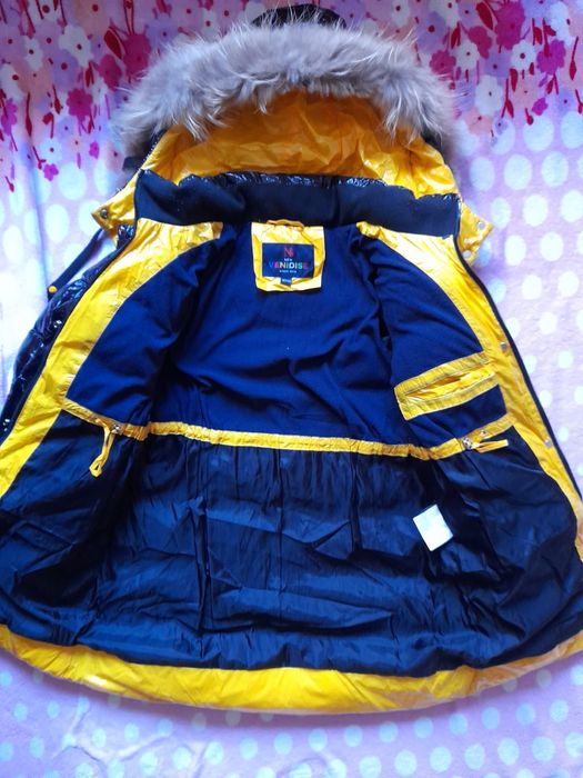 Пуховик зимний для девочки.