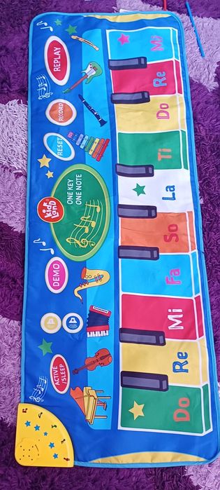 Covoras muzical interactiv