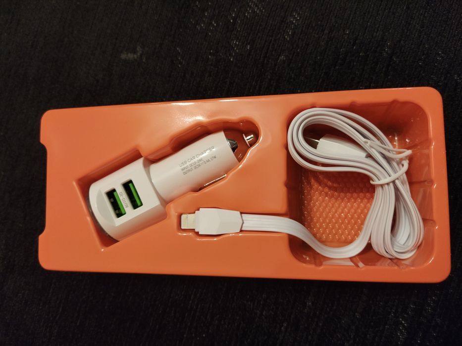 Încărcător auto 2 intrări usb laterale