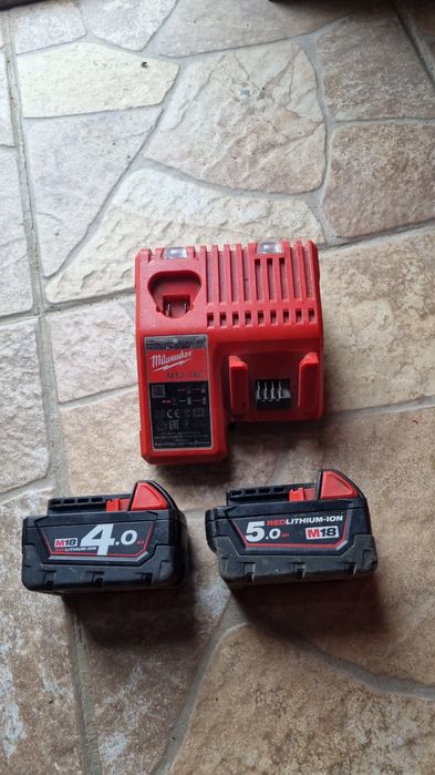 Incarcator milwaukee 18vsi baterii