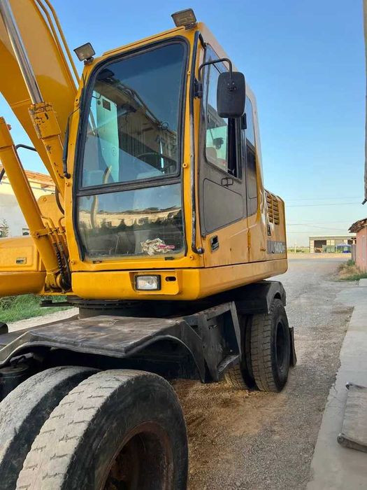 Sotiladi eskavator Hyundai 1400 lik 2004 yil