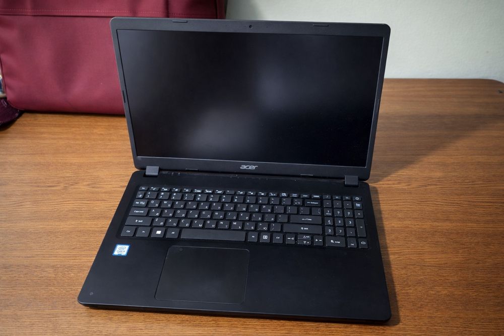 Ноутбук Acer, характеристики можете увидеть на фотке