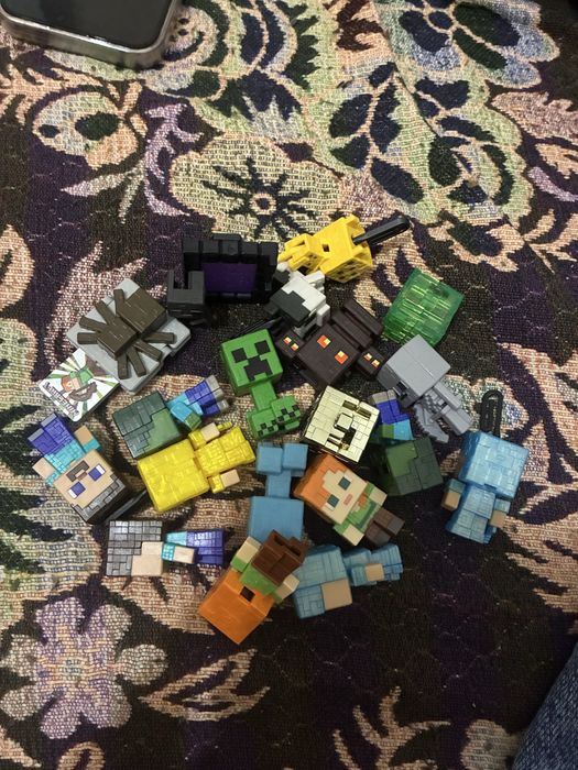 Коллекционные игрушки kinder joy minecraft
