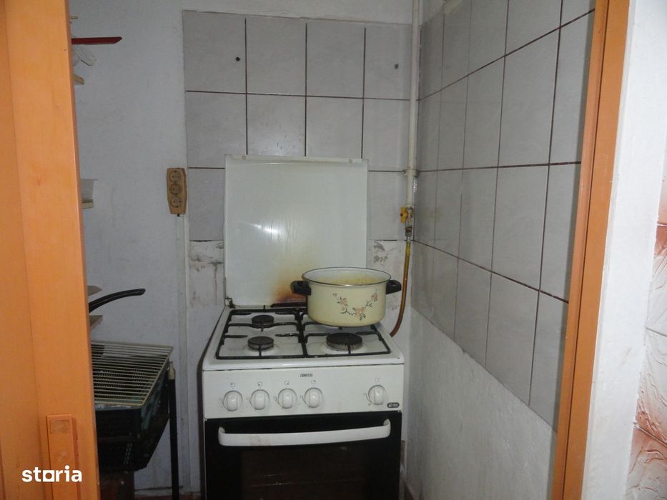 Apartament 4 camere, 2 bai. 2 balcoane, etaj 3 Micalaca - Miorita 93mp