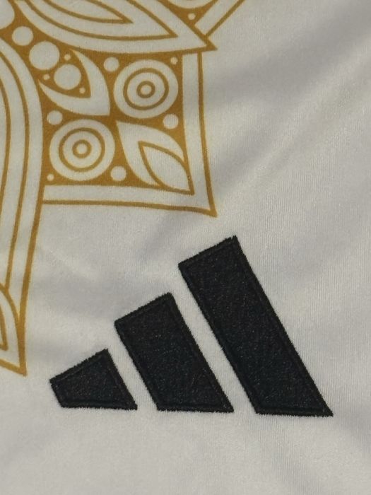 Real Madrid тениска Special Edition – размер M, чисто нова