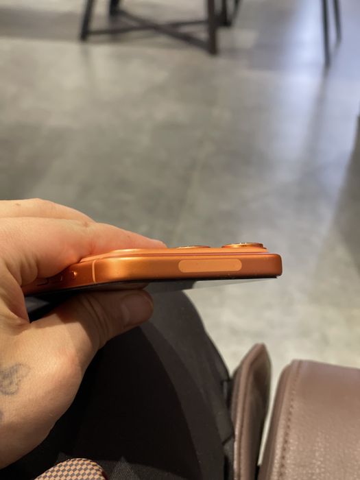 Обменяю iphone 17 pro max 256gb orange