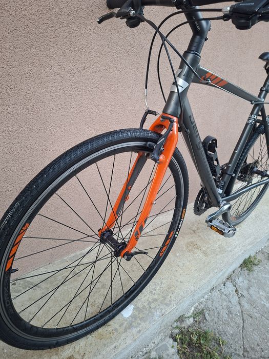 Vând bicicletă urbană/hybrid (fitness) Bergamont Sweep