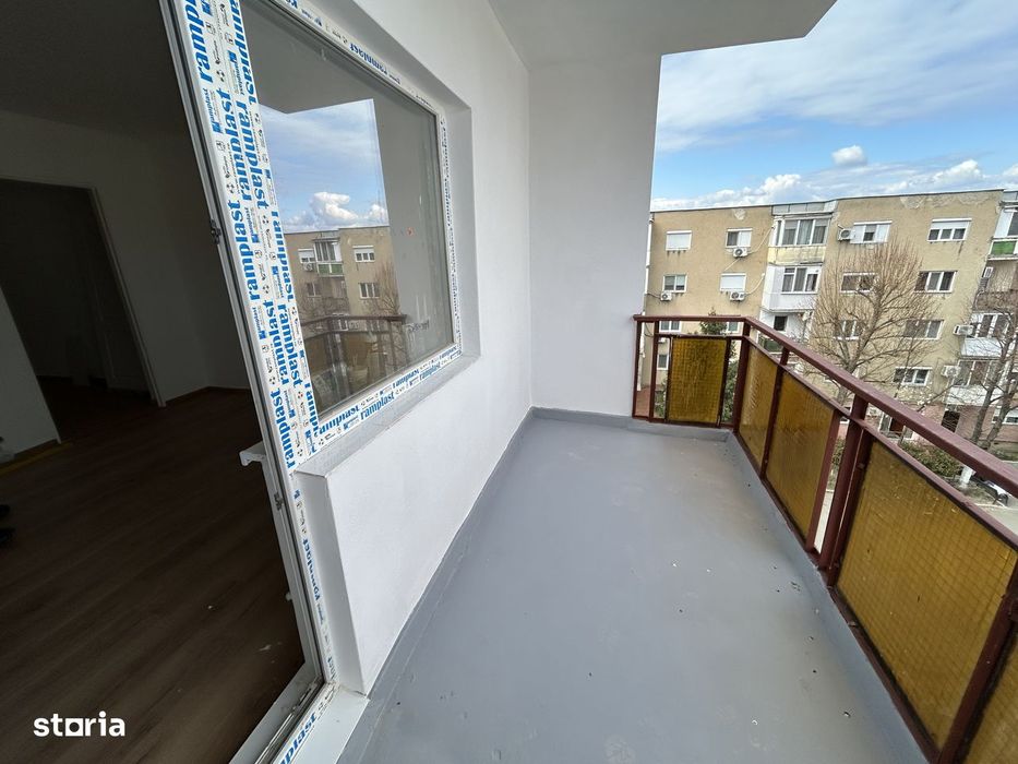 Vand apart.1 cam.situat in Micalaca,str.Vaslui,st. 50 mp,et.4/4,modern