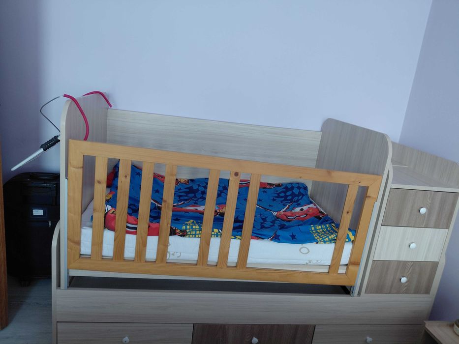 Бебешко легло+матрак(трансформиращо)