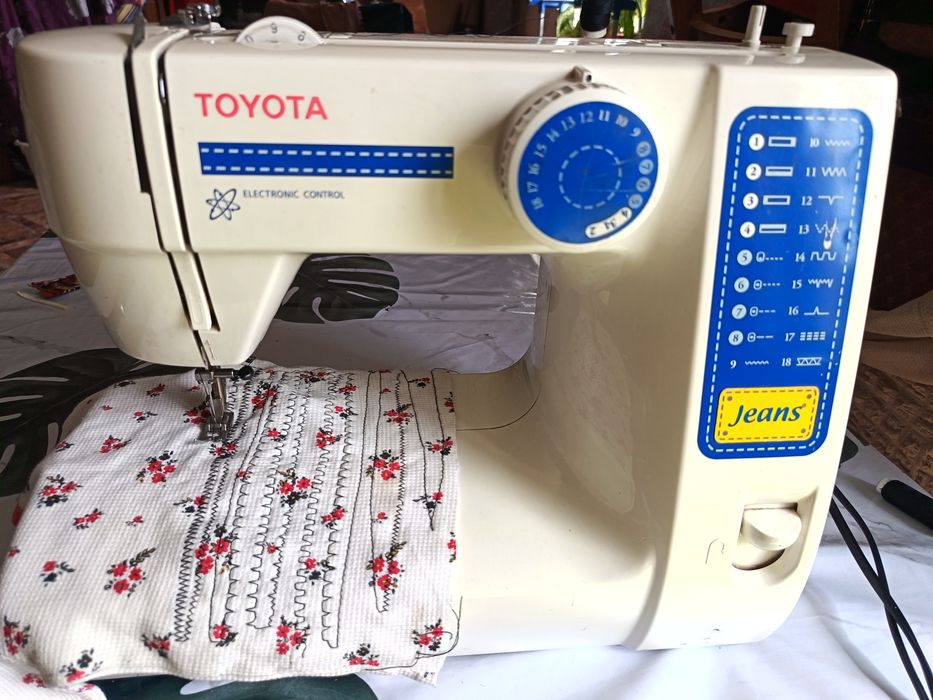 Швейная машина  Toyota тигин машина