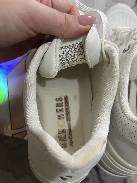 Adidasi inalti skechers marimea 37