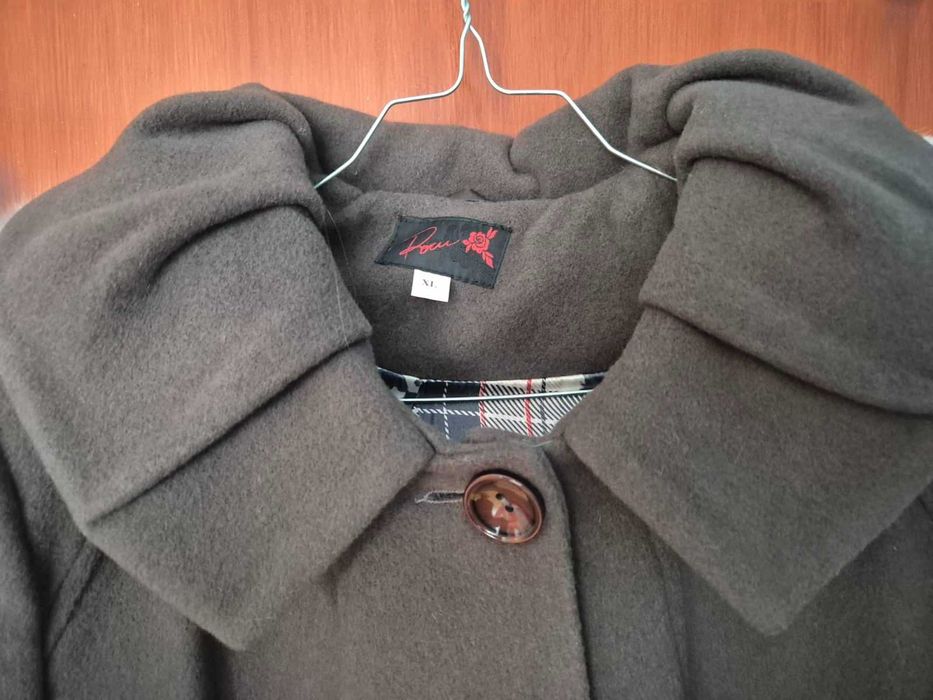 Ново дамско зимно вълнено  палто с качулка и пух на Роси– размер XL