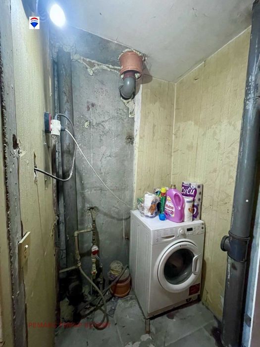 Продава се Четиристаен апартамент в Русе, Родина 1 - 99 кв.м за 910 €/кв.м - Снимка #12