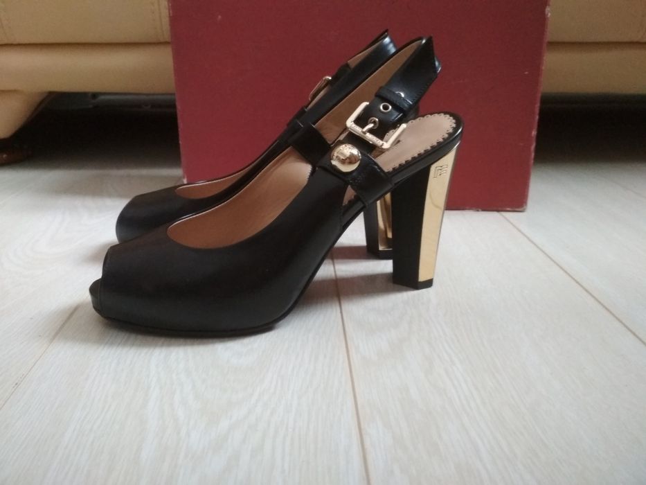 Новые босоножки, брендовые, оригинал