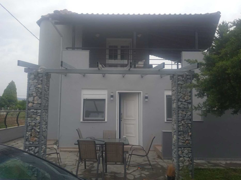ПРОДАВА Самостоятелна къща - мезонет в Паралия Каряни, Кавала