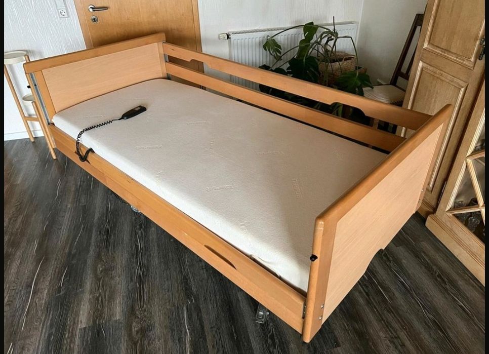 Pat electric medical pentru persoane cu dizabilitatii