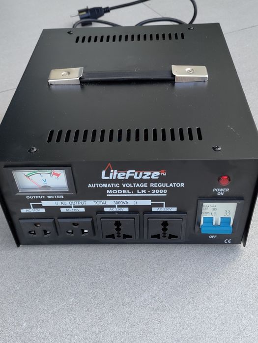 Regulator de tensiune