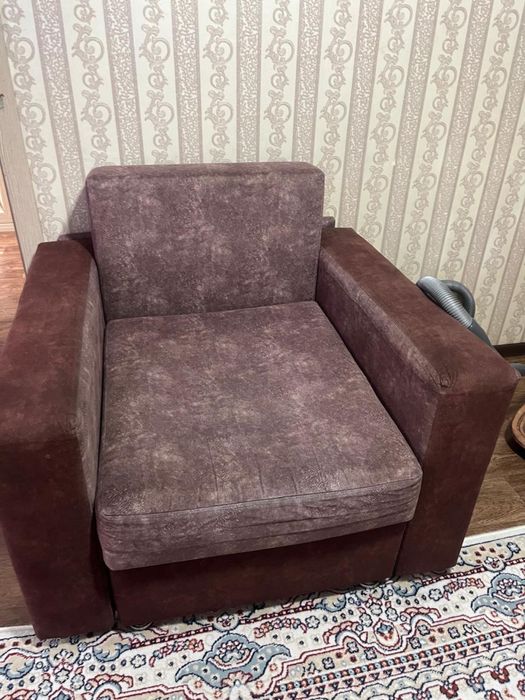 Кресло,диван ,пуфик