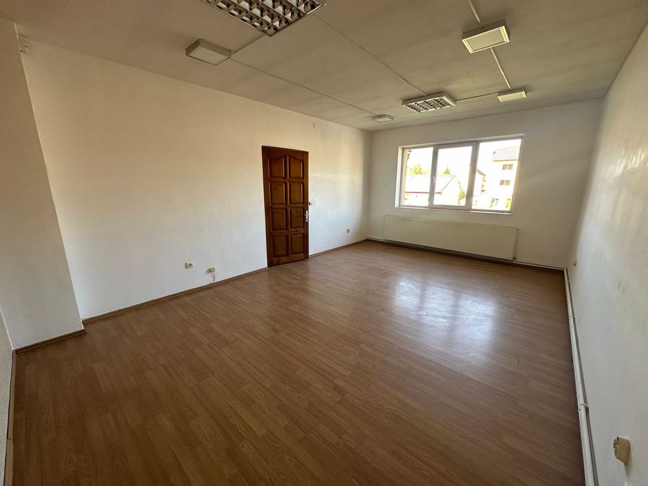 Spațiu comercial de închiriat – ideal pentru activități medicale, birouri sau salon înfrumusețare – zona Astra