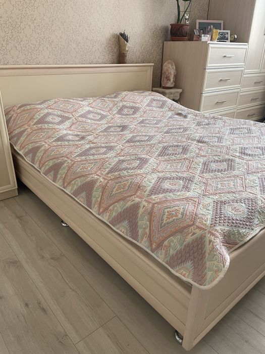 Кровать двух спальная