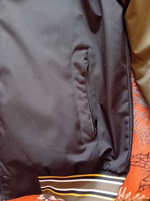 Продам куртку осень