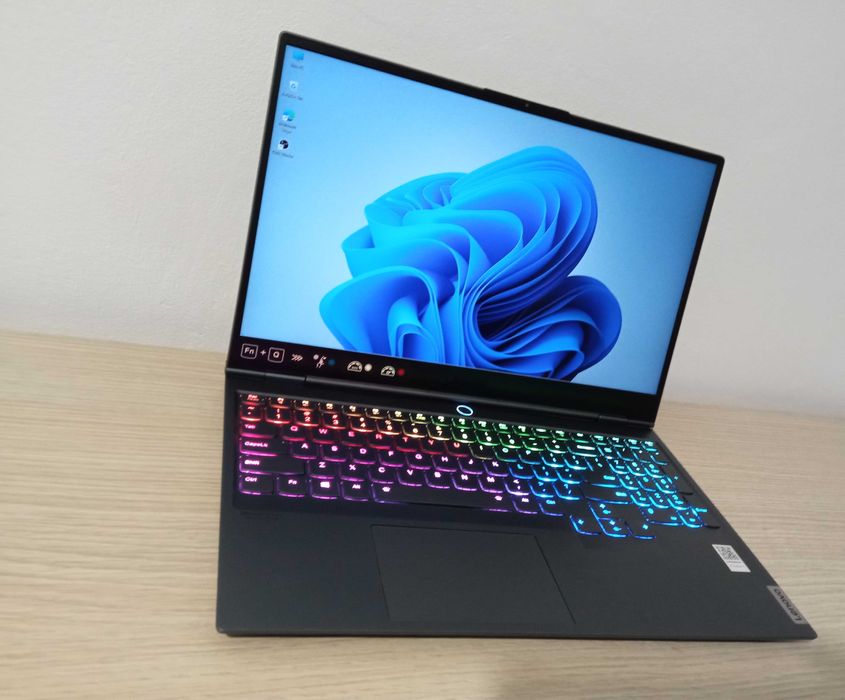 Laptop I9 32GB ram LEGION EXTREM GAMING SSD 1000GB placa video dedicata NVIDIA RTX ecran 15.6 inch 144Hz RATA REFRESH 2 placi video 7