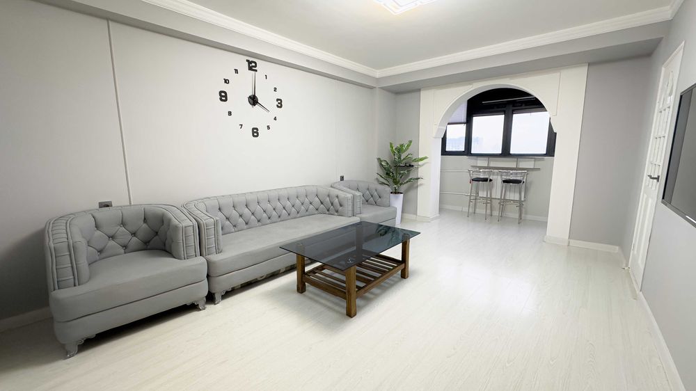 Своя посуточно ! Хамид Алимджан 13Б. Центр. Метро. Панорамный вид.