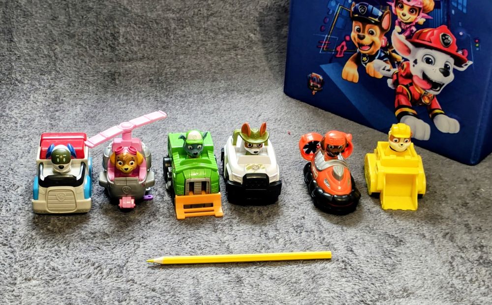 Jucarii Patrula Catelusilor: figurine si masinute
