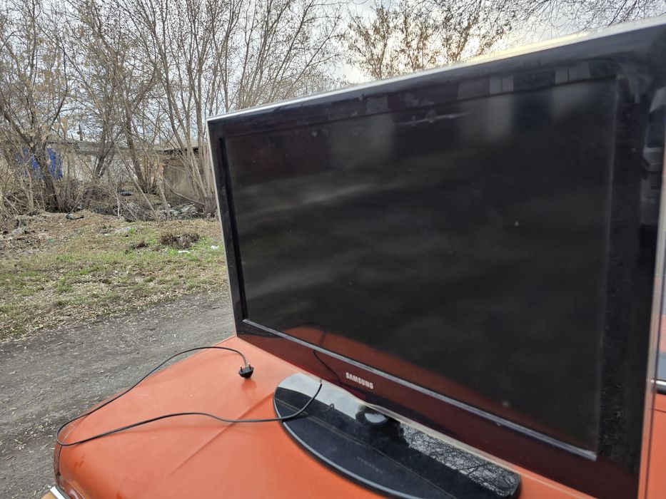 Продам  жк телевизор Samsung 32 дюйма,  81 см
