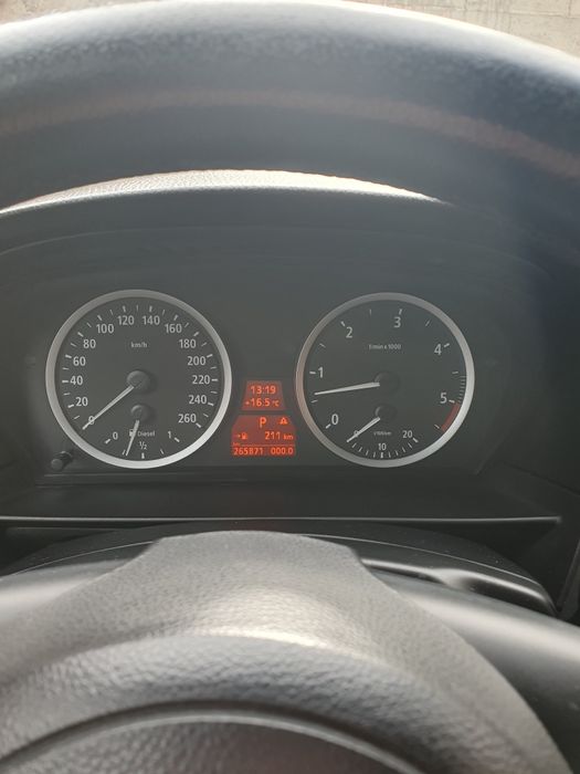 Продавам  БМВ е61 2004