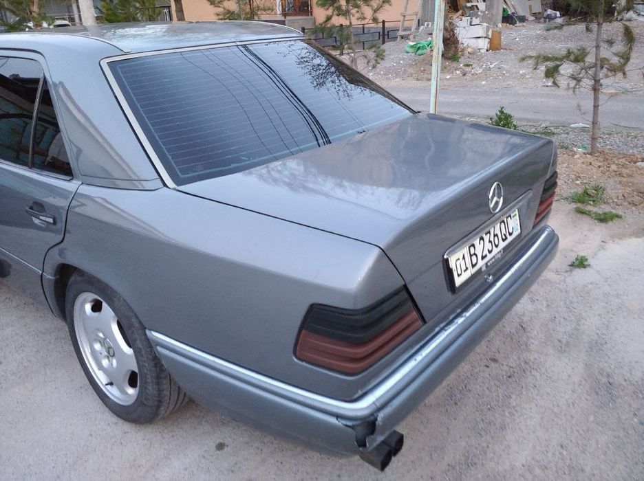 Продам MERCEDES 124 в хорошем состоянии.