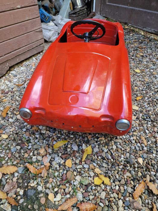 Ретро метална количка с педали