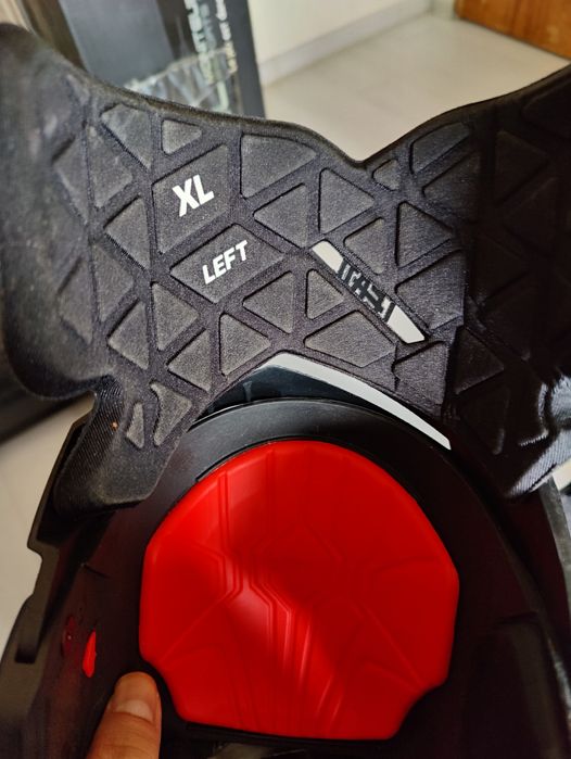 Шини LEATT Z-Frame cross-enduro(наколенки)